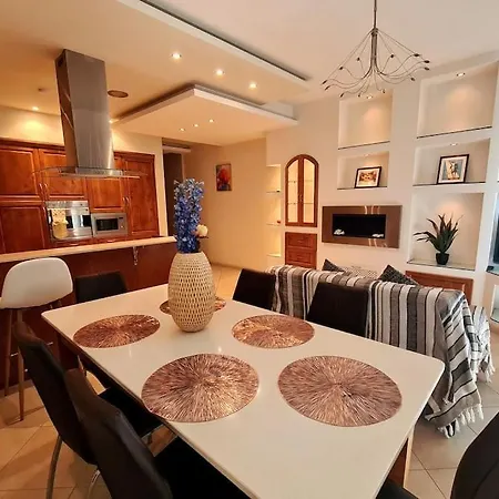 Seaview 2 Bedroom Ap. In Spinola