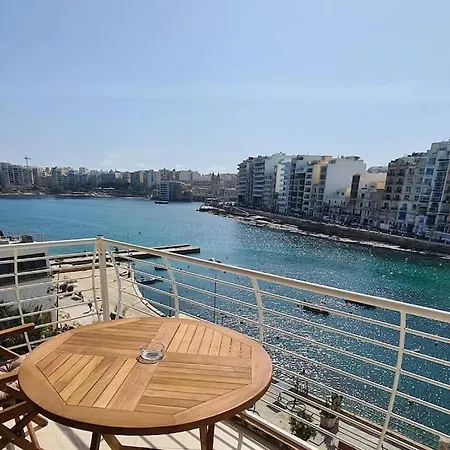 Seaview 2 Bedroom Ap. In Spinola דירה *