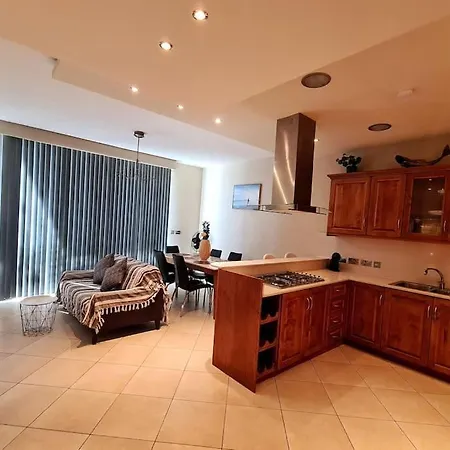 Apartment Seaview 2 Bedroom Ap. In Spinola